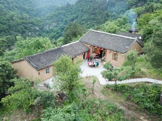 Шиянь: Wudang Mountain Wuyunju Homestay