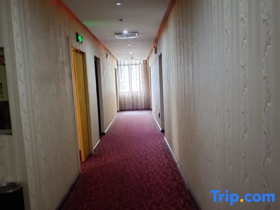 Синъи: Xingyi Home Inn Boutique Hotel