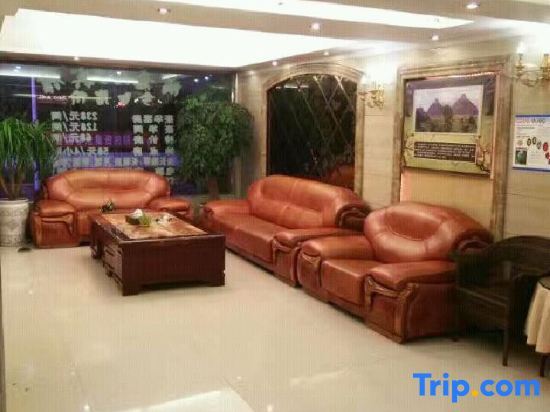 Синъи: Xingyi Satisfaction 168 Hotel