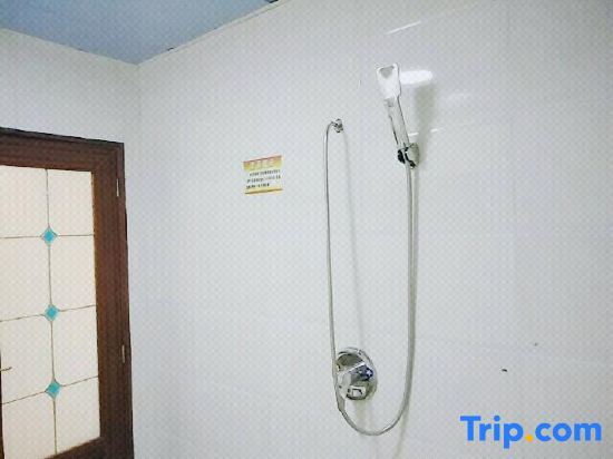 Синъи: Xingyi Satisfaction 168 Hotel