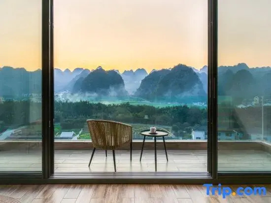 Синъи: Xingyi Wanfeng Linyue Qili Mountain and Homestay
