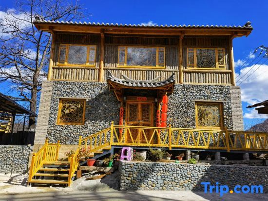 Шангри-Ла: Shangri-La Haba snow mountain climbing Inn