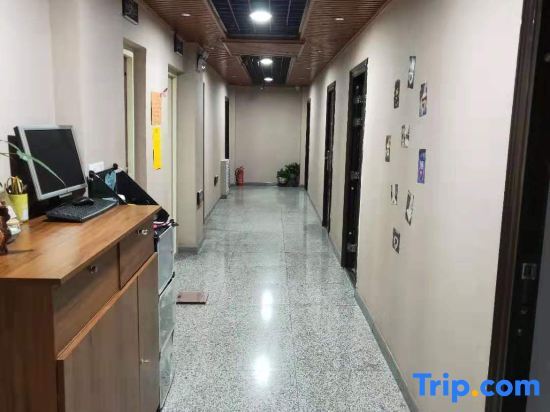 Мишань: Aizhijia Hostel
