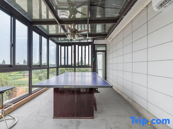 Шанхай: Shanghai LAN Resident hostel