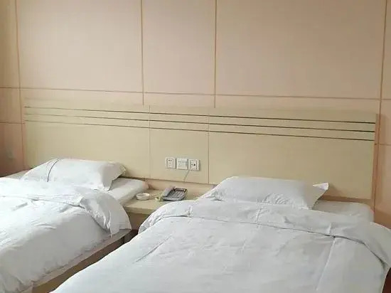 Фуян: Shanghai Baishun Express Hotel