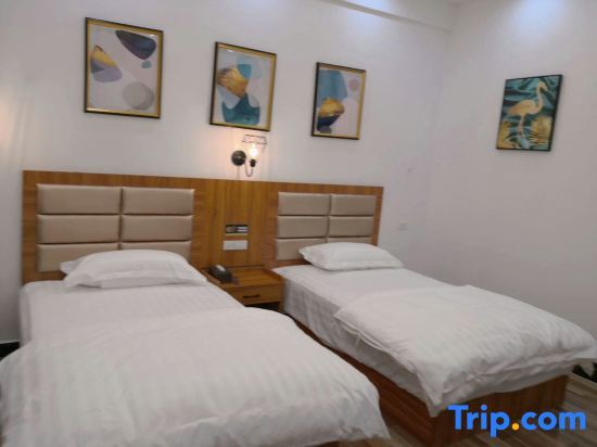 Цюйцзин: Longxin Business Hotel