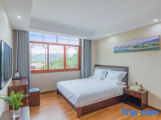 Чунцин: 99 Best Hotel (Chongqing Yunyang Longgang Scenic Area Qingshui Tujia Township)
