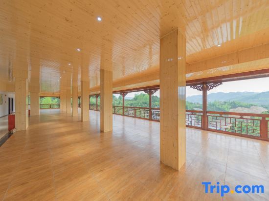 Чунцин: 99 Best Hotel (Chongqing Yunyang Longgang Scenic Area Qingshui Tujia Township)