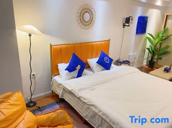 Уху: Wukong Hotel Apartment (Wanda Plaza)
