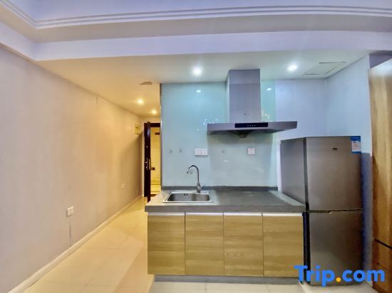 Уху: Wukong Hotel Apartment (Wanda Plaza)