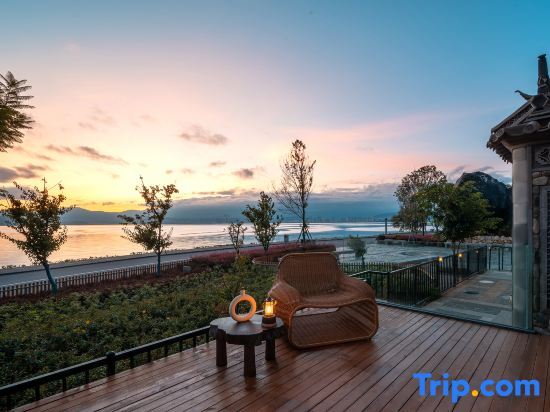 Дали: Dali Floating Residential Area Sea view courtyard