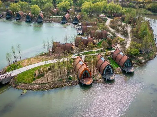 Сучжоу: Guli Hongdou Resort • Lake Lodge