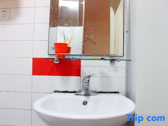 Уху: Wuhu Mingzhu Holiday Inn (Zhonghe Road Shop)