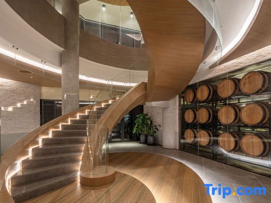 Пэнлай: Runaway Cow Winery Retreat