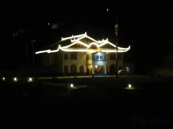 Цзючжайгоу: Songpangesan Riverside Tibetan House