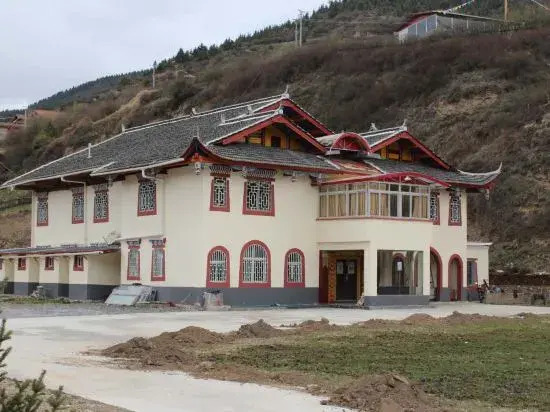 Цзючжайгоу: Songpangesan Riverside Tibetan House