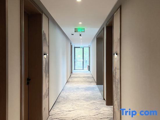 Тайчжоу: Rongyue Xianju  16 Rooms On the Weir