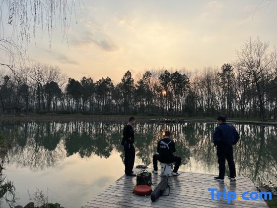 Тайчжоу: Rongyue Xianju  16 Rooms On the Weir