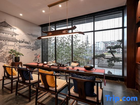 Чжэнчжоу: China Hotel (Gongyi Huaxi Plaza Branch)