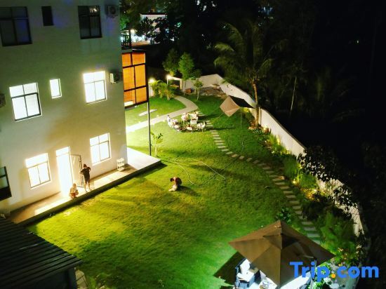 Ваньнин: Wanning Yellow&White Homestay