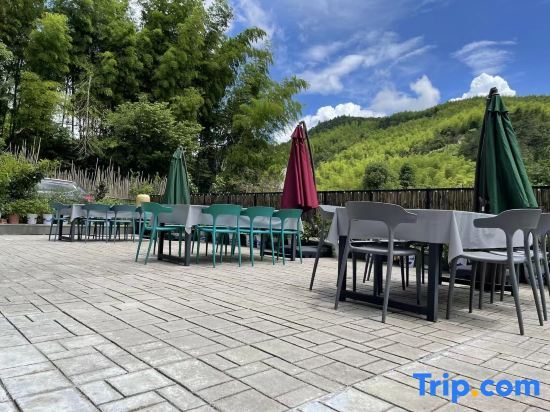 Тайчжоу: It's reported that you have a home stay on the rooftop
