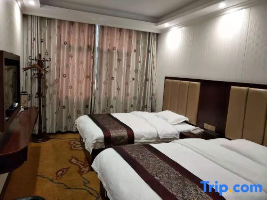 Йиян: Jinyuan Business Hotel