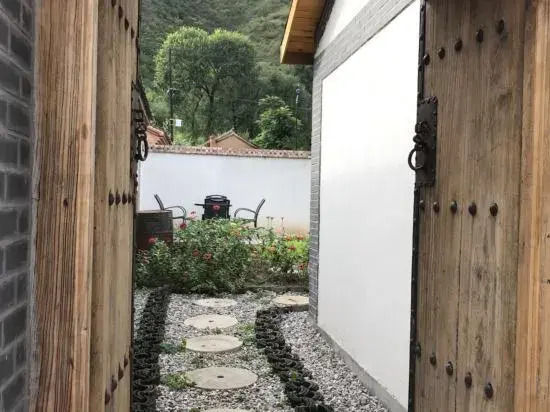 Пекин: Beijing Yinian Mountain Suites