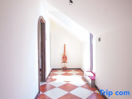 Инин: Dias Homestay