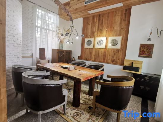 Шанхай: Qinyan Art House