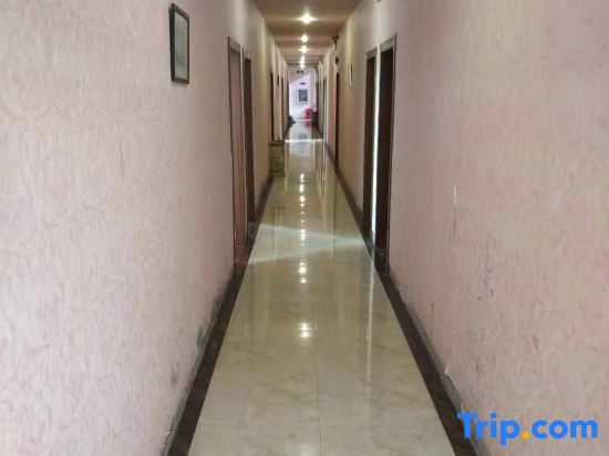 Шанхай: 99 Yongchaoxing Hotel