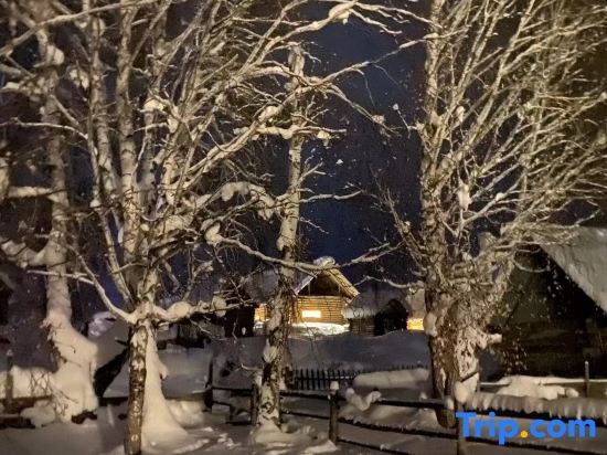 Буркин: Hemu Open to the Mountain Homestay