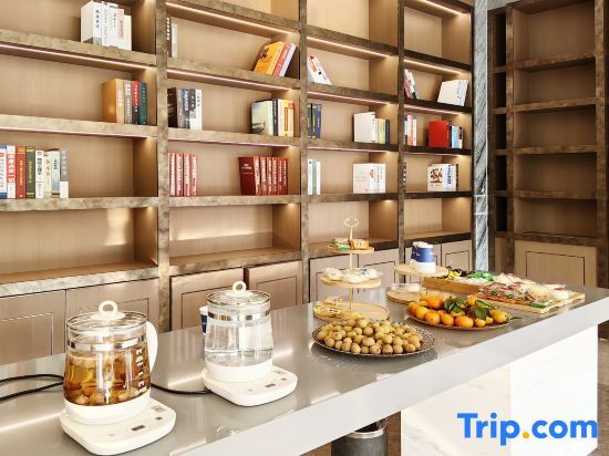 Фуян: Holiday Inn West Lake (Xiangyang West Railway Station Xiangzhou District Xiguan Airport Branch)
