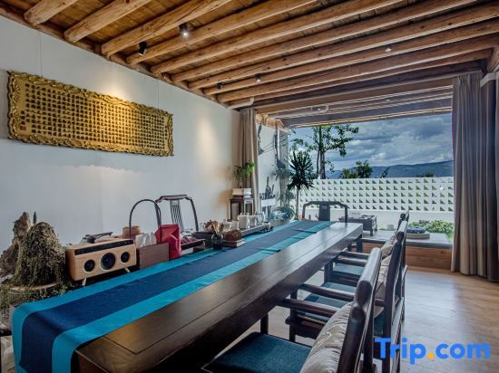 Дали: Seaview Homestay