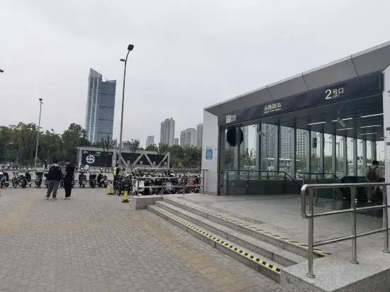 Шанхай: Jimei Xueju Select Apartment (Shanghai Minhang Jiaotong University Huashi University)