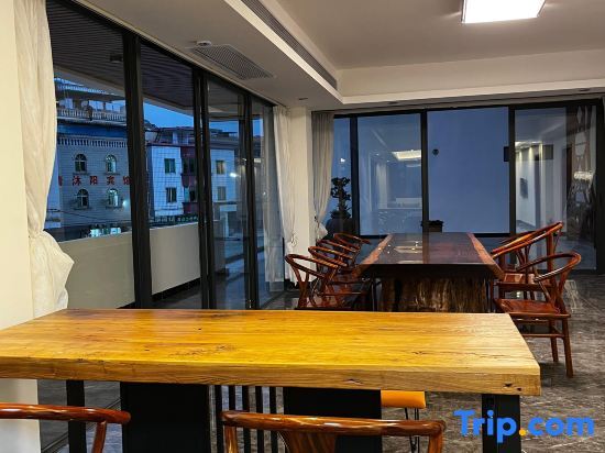 Чжаоцин: Qingyuan Shuiguyuan Hot Spring Homestay