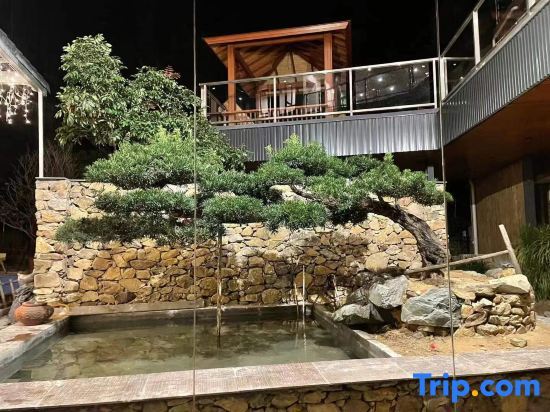Чжаоцин: Qingyuan Shuiguyuan Hot Spring Homestay