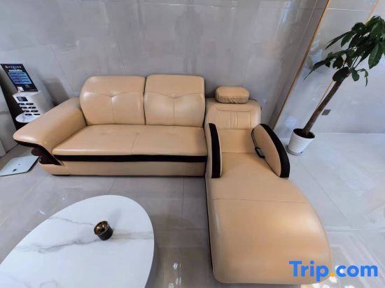 Haoyunlai Light Luxury Hotel (Tianquan Hospital of Traditional Chinese Medicine) — фото 6