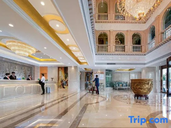 Куньмин: Vienna Hotel (Kunming Dianchi Dounan Flower Market Jingui Street Subway Station)