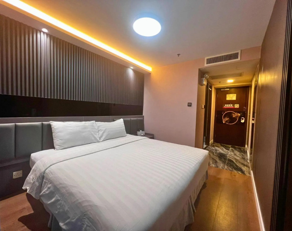 Гонконг: Hennessy Hotel