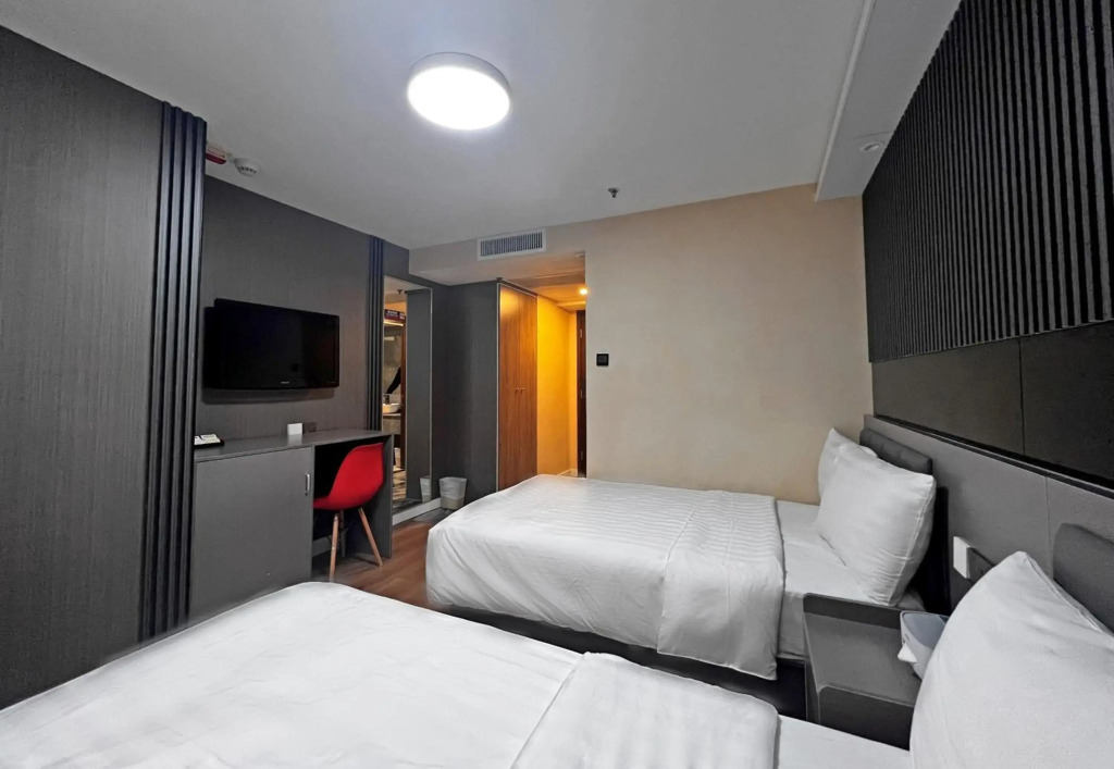 Гонконг: Hennessy Hotel