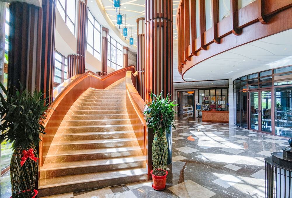 Ваньнин: wanningnanyanwanhaiyabieshuhotel