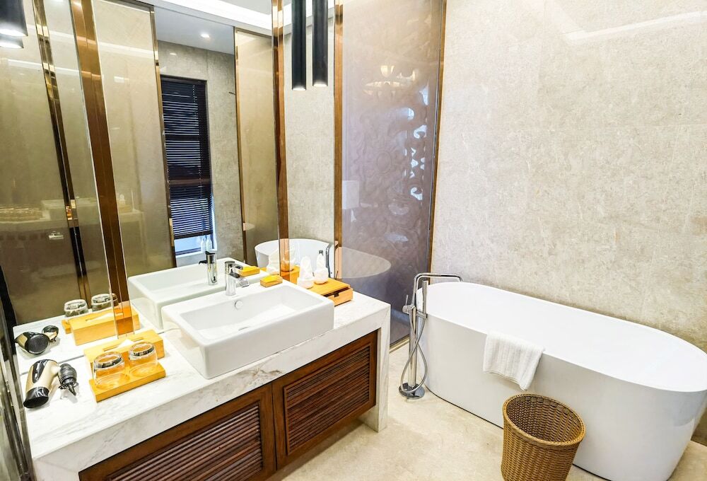 Ваньнин: wanningnanyanwanhaiyabieshuhotel