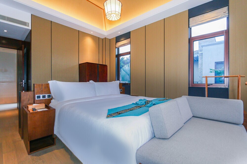 Ваньнин: wanningnanyanwanhaiyabieshuhotel