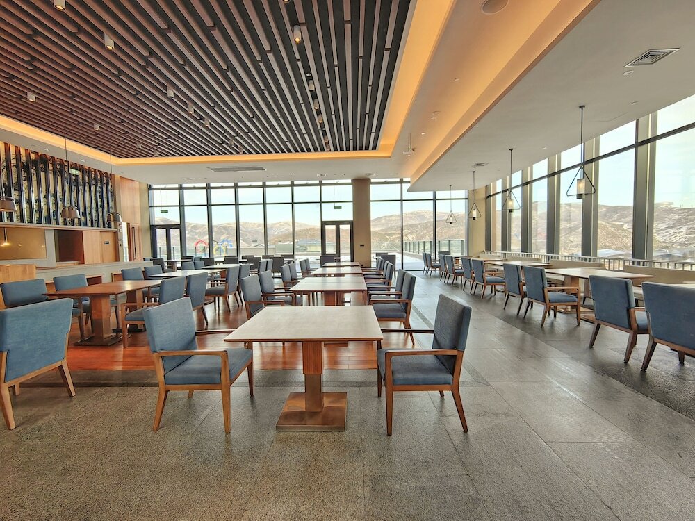 Чжанцзякоу: Oakwood Suites Chongli