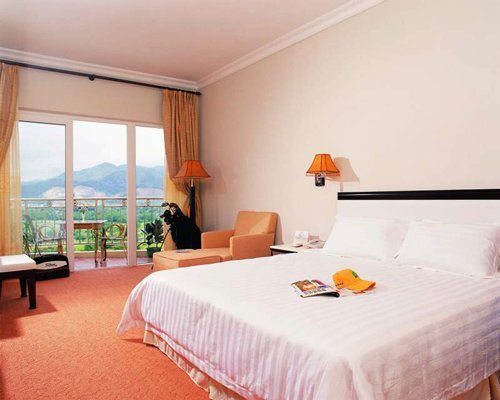 Хойчжоу: Huizhou Tangquan Golf Club - 4 Nights, Guangdong Province, China