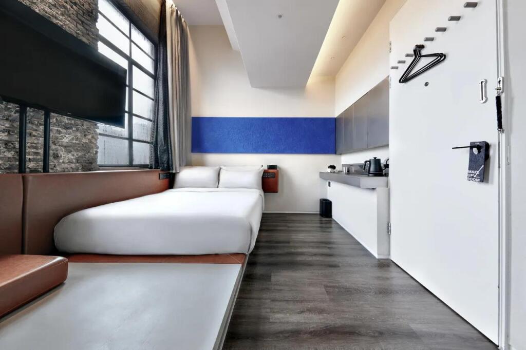 Шанхай: ZHotel The Somekh Building