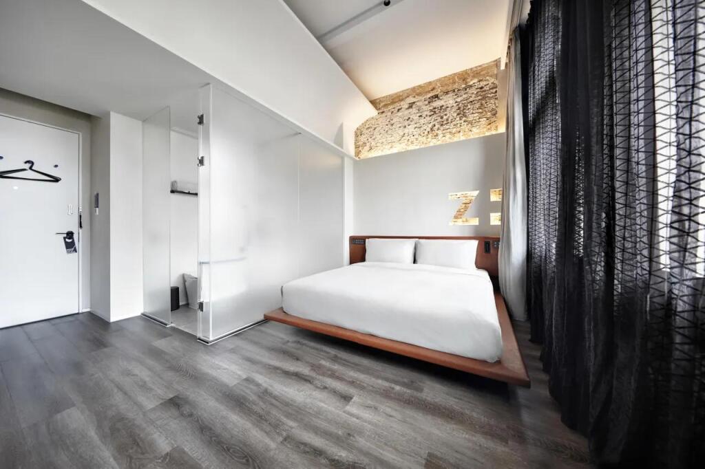 Шанхай: ZHotel The Somekh Building
