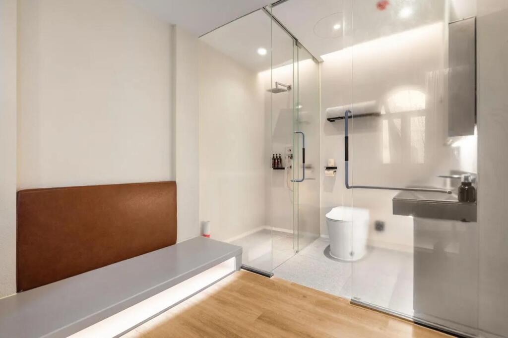 Шанхай: ZHotel The Somekh Building