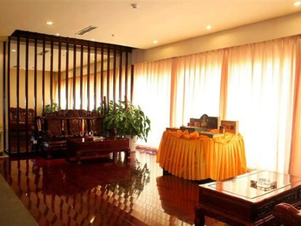 Линьи: Yizhou International Hotel