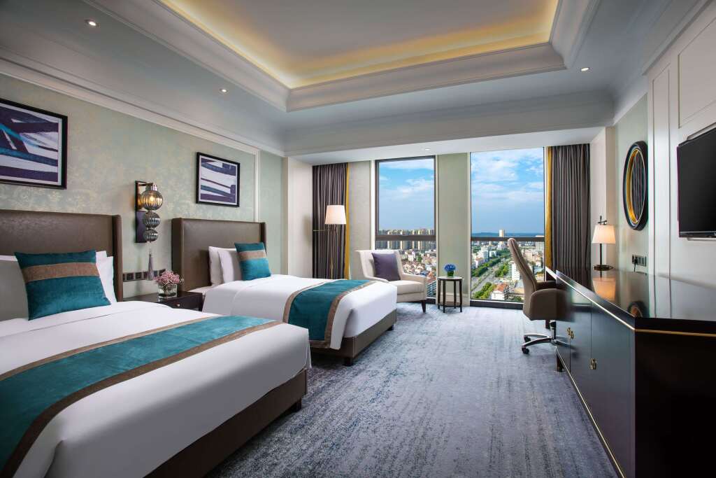 Ухань: Ramada Plaza Wuhan Huangpi